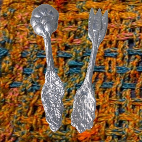 WILTON Vintage Whimsical Artistic Stylized Fork and Spoon Salad Server Set - Picture 4 of 4